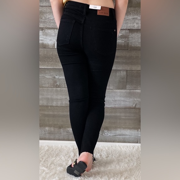 judy blue black skinny jeans heavy distressing raw hem JB88562REG BK - Picture 15 of 16